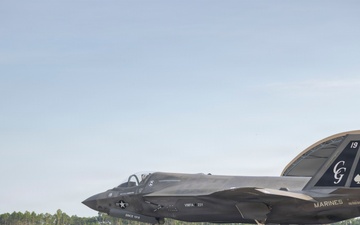 VMFA-231 receives new F-35B Lightning II aircraft