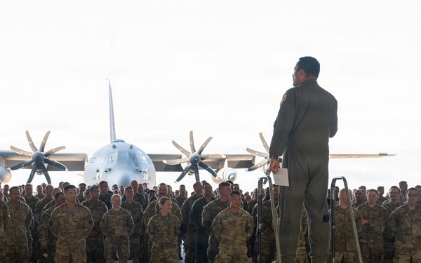 302nd AW commander hosts all-call