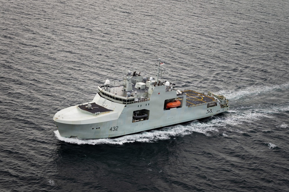 Royal Canadian Navy, U.S. Coast Guard Conduct Second Combined Arctic Sail in Bering Sea