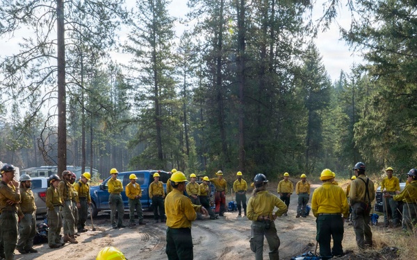 U.S. Army Soldiers from 7th Infantry Division activated as wildland firefighters on the Modrite Fire