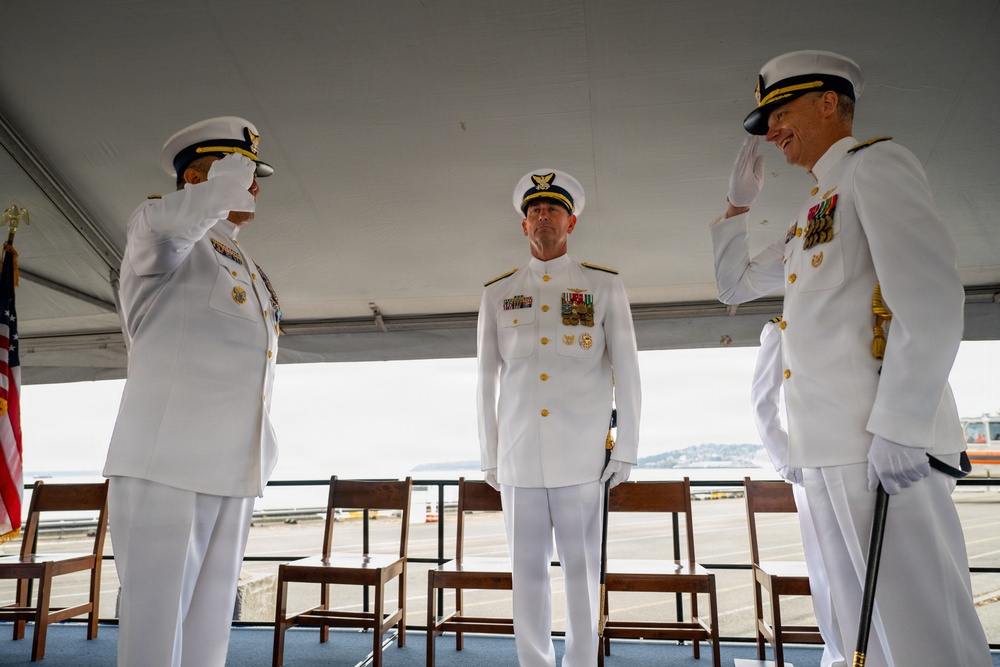Coast Guard Northwest District holds change of Command ceremony