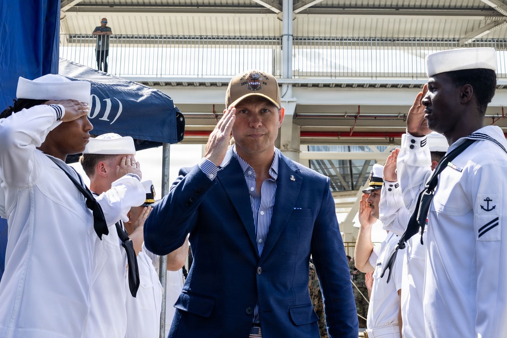 Secretary of War visits USS Gridley (DDG 101)