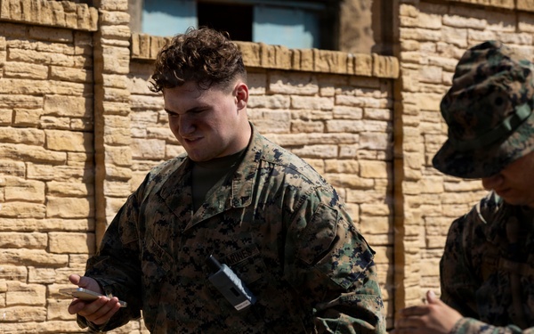 1st MLG Marines utilize new technology during CBRN virtual training