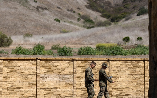 1st MLG Marines utilize new technology during CBRN virtual training