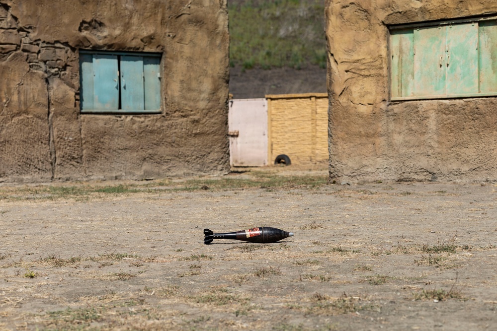 1st MLG Marines utilize new technology during CBRN virtual training