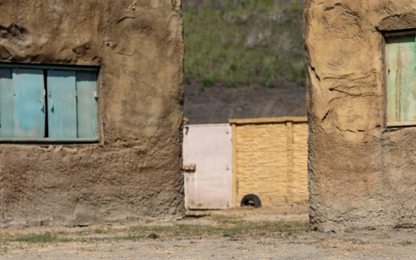 1st MLG Marines utilize new technology during CBRN virtual training