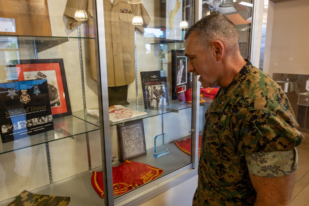 Brig. Gen. Ralph Rizzo Tours Camp H.M. Smith