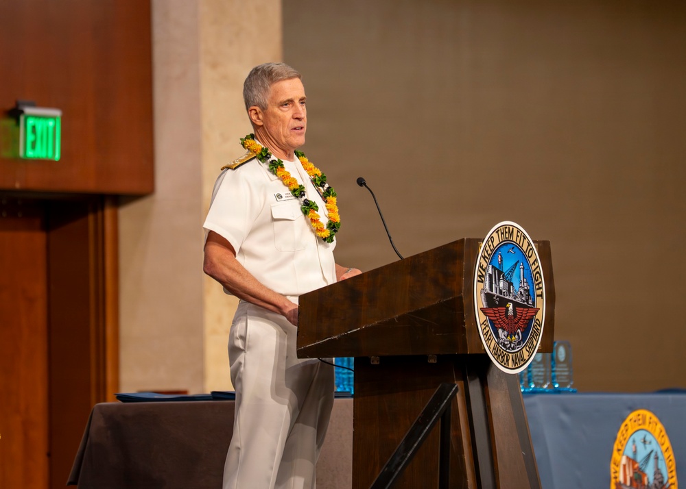 COMPACFLT delivers remarks at the PHNSY &amp; IMF Trades Graduation