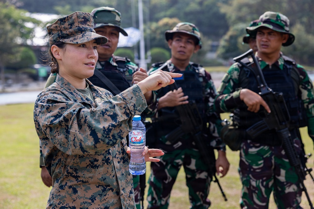 MRF-D Marines train tactics, weapons systems with Indonesian marines