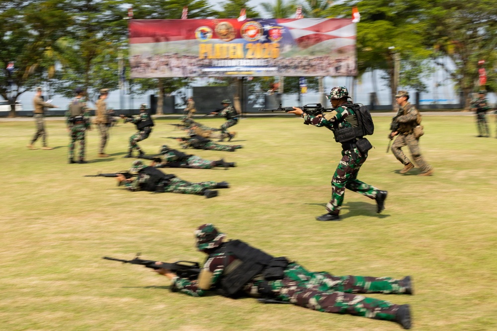 MRF-D Marines train tactics, weapons systems with Indonesian marines