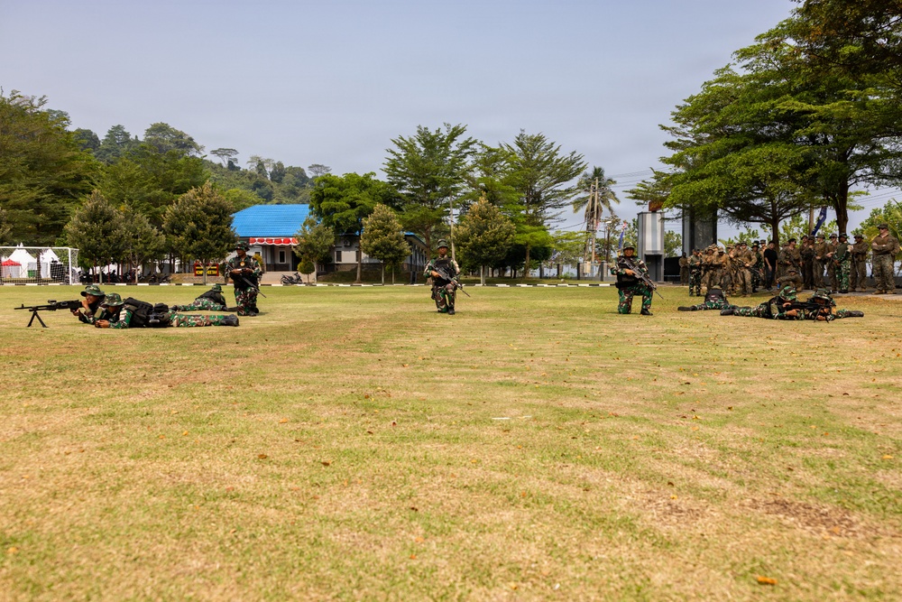 MRF-D Marines train tactics, weapons systems with Indonesian marines