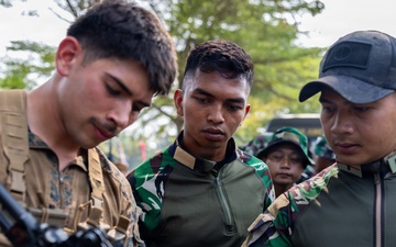 MRF-D Marines train tactics, weapons systems with Indonesian marines