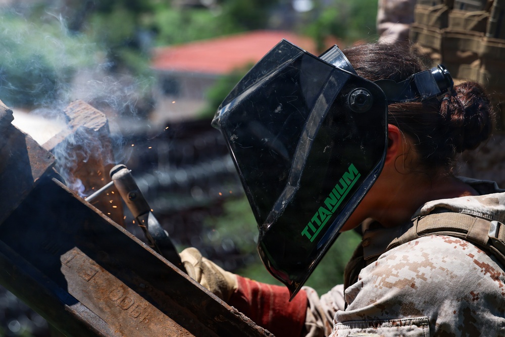 JTF-SB Marines Construct Secondary Expeditionary Barrier in Nogales