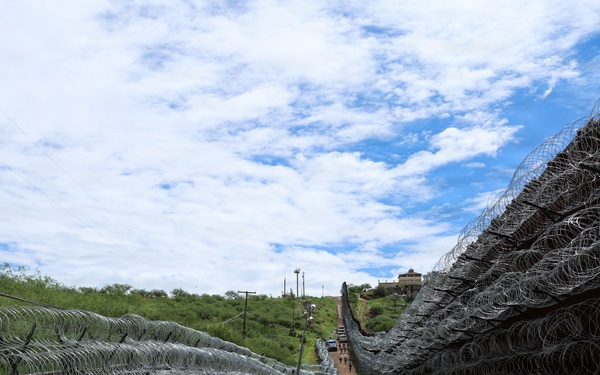 JTF-SB Marines Construct Secondary Expeditionary Barrier in Nogales