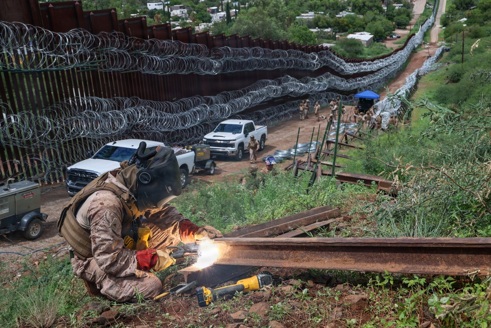 JTF-SB Marines Construct Secondary Expeditionary Barrier in Nogales