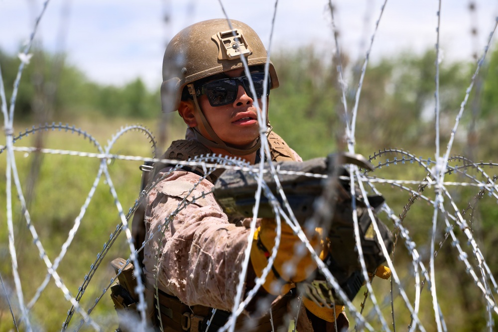 JTF-SB Marines Construct Secondary Expeditionary Barrier in Nogales