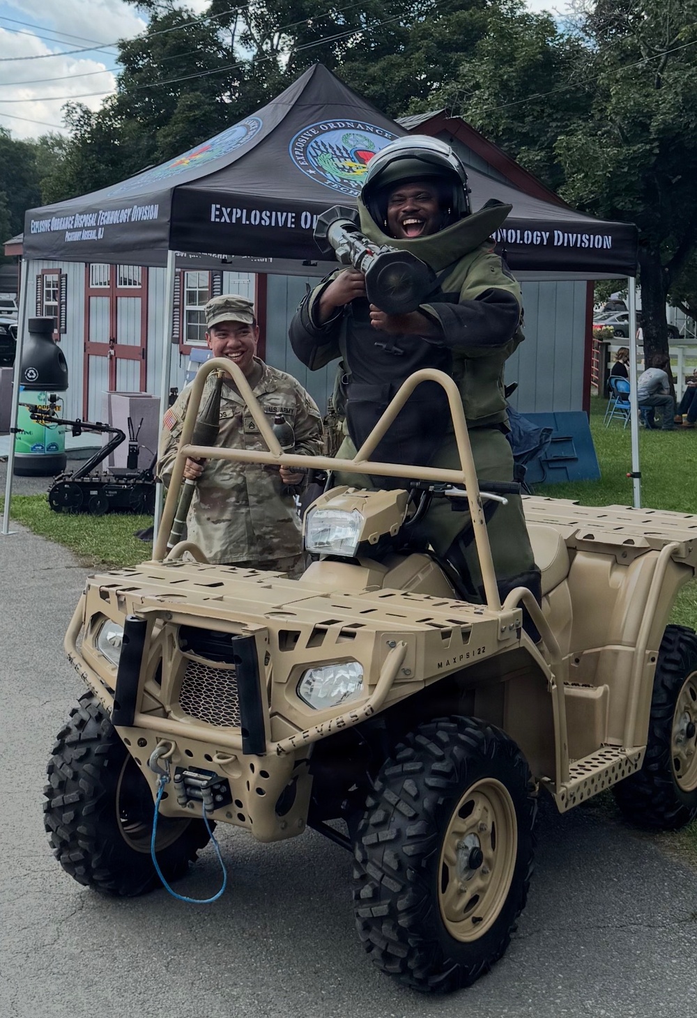 Army EOD Soldiers bring high-tech expertise to New Jersey State Fair recruitment drive