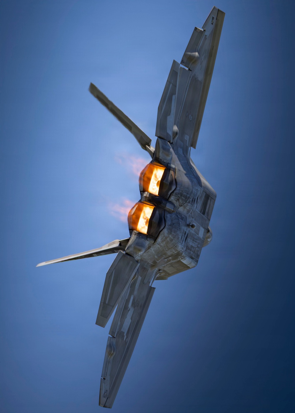 F-22 Showcases Air Dominance at Geneseo Airshow