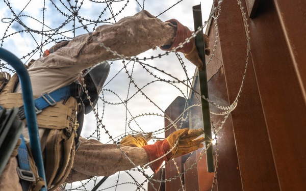 Strengthening the Border: JTF-SB Marines Reinforce Barrier in Arizona