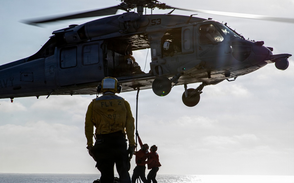 USS Makin Island Conducts Vertical Replenishment