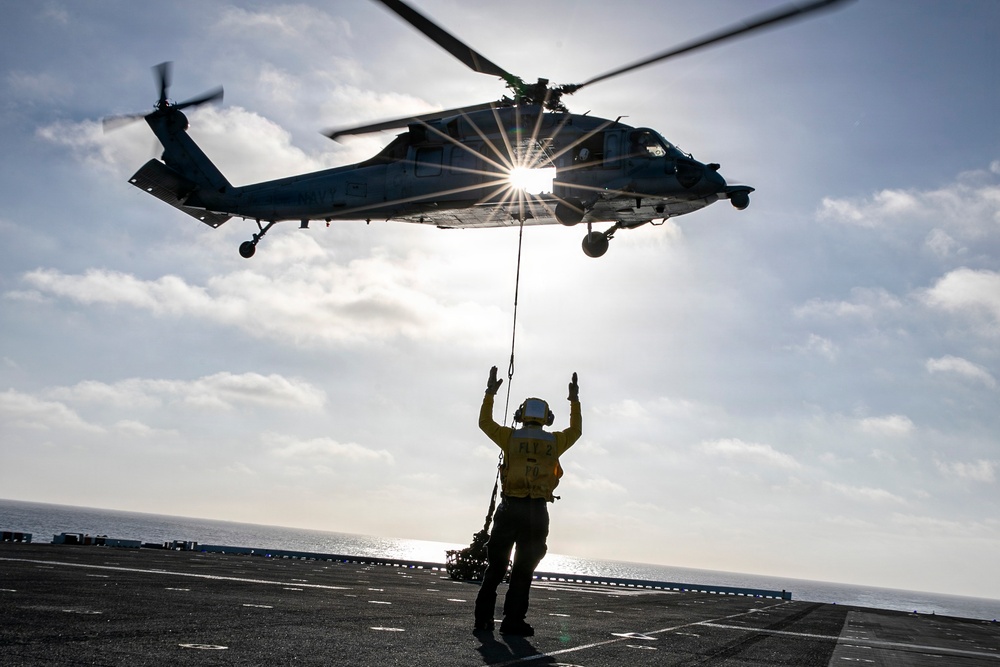 USS Makin Island Conducts Vertical Replenishment