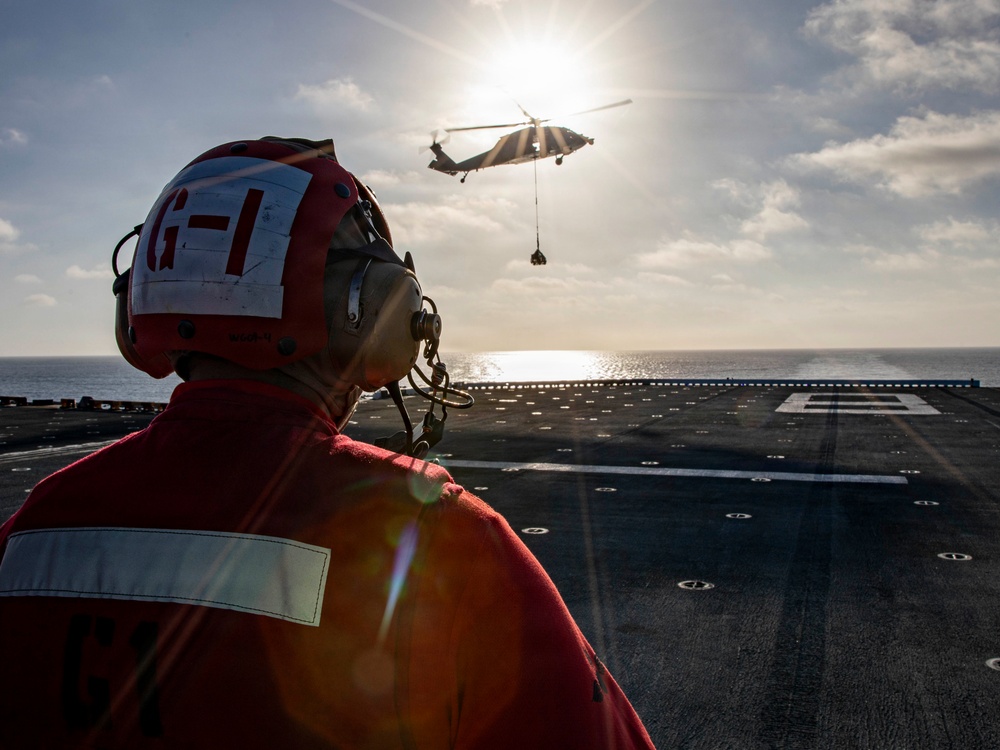 USS Makin Island Conducts Vertical Replenishment