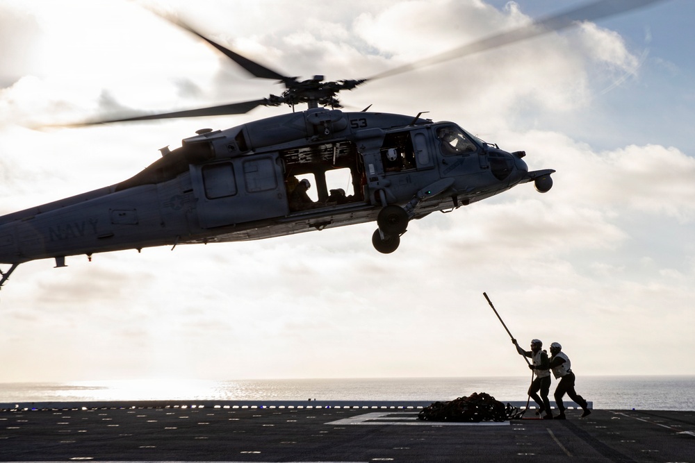 USS Makin Island Conducts Vertical Replenishment