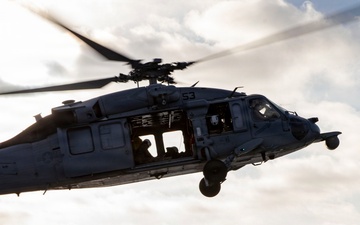 USS Makin Island Conducts Vertical Replenishment