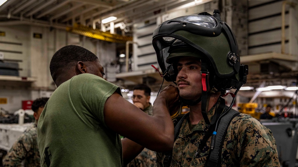 13th MEU conducts EOD suit try-ons