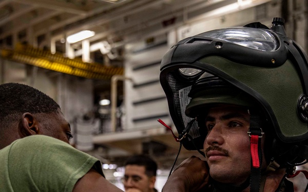 13th MEU conducts EOD suit try-ons