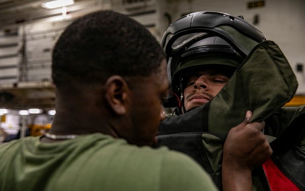 13th MEU conducts EOD suit try-ons