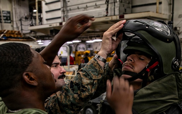 13th MEU conducts EOD suit try-ons