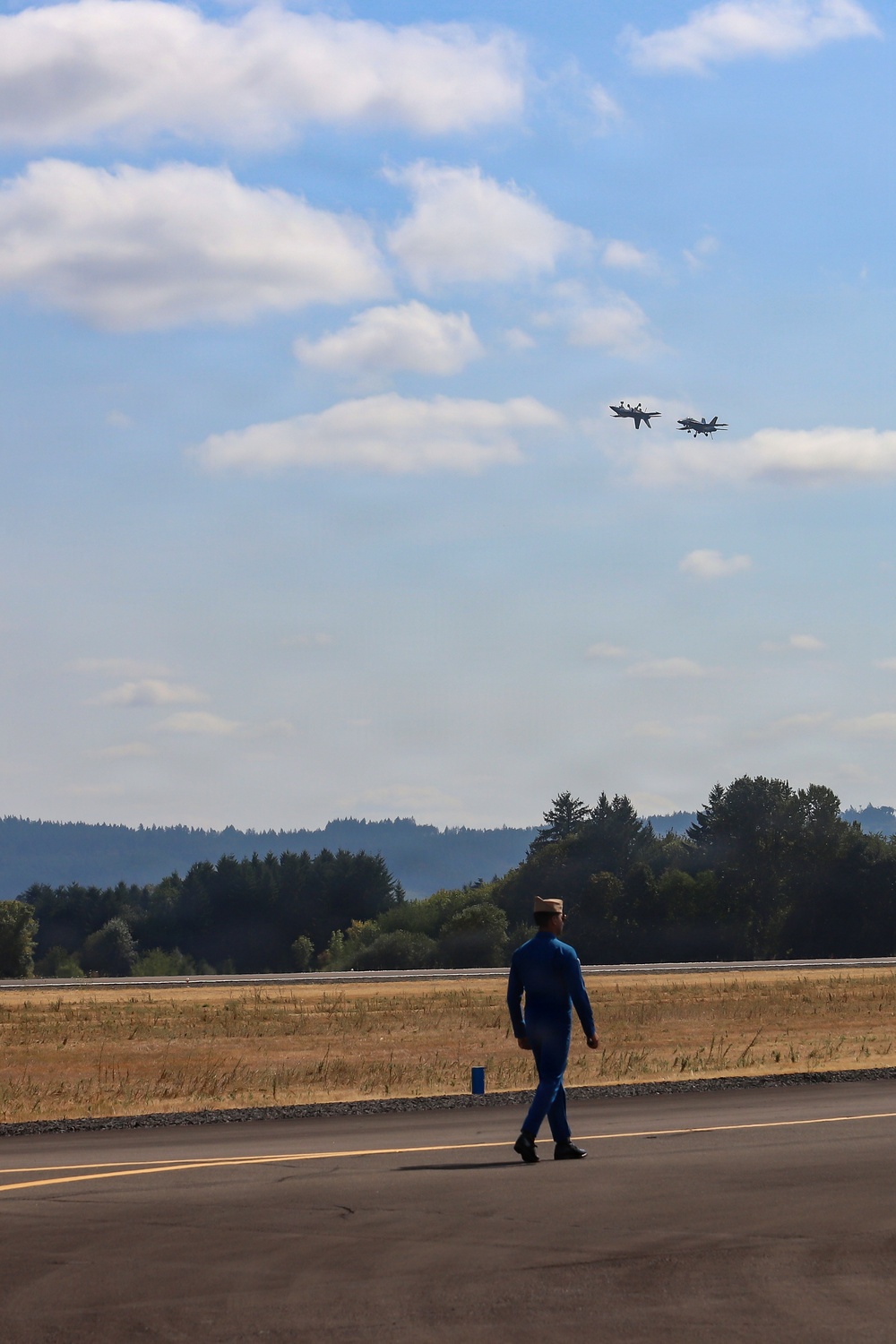 US Navy Blue Angels perform at Oregon International Air Show