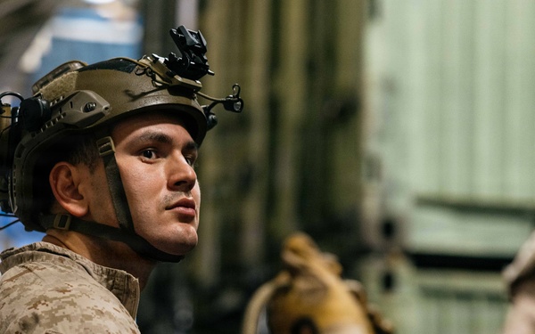 11th MEU Marines, Sailors Conduct Rappel Training Aboard USS Boxer