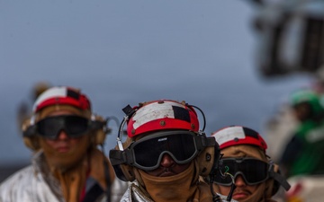 USS Boxer, 11th MEU Conduct Flight Operations