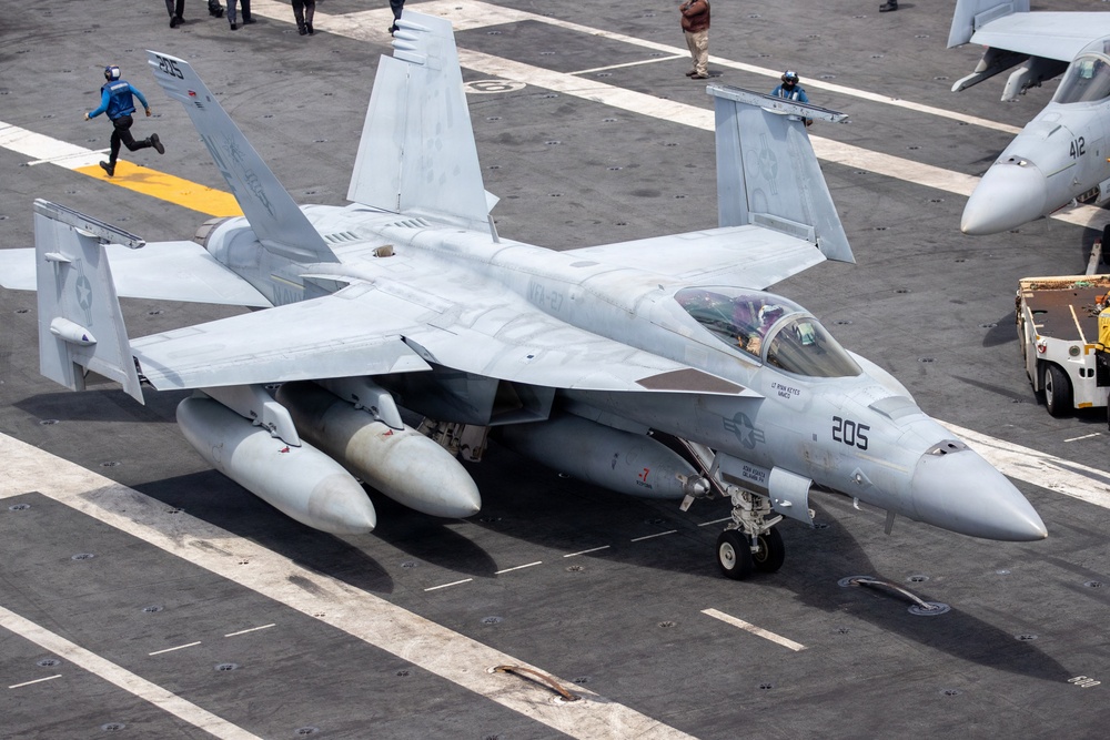 George Washington Operates in South China Sea
