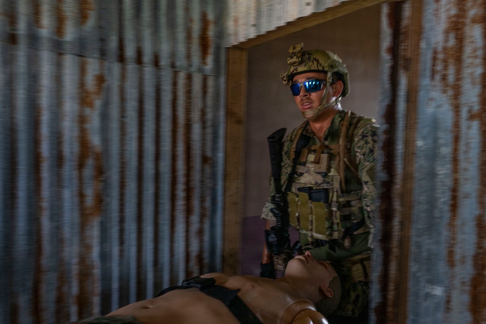 EODMU5 Conducts TCCC Training Evolutions