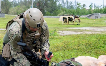 EODMU5 Conducts TCCC Training Evolutions