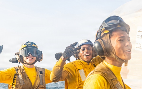 11th MEU, USS Portland Resupplies at Sea