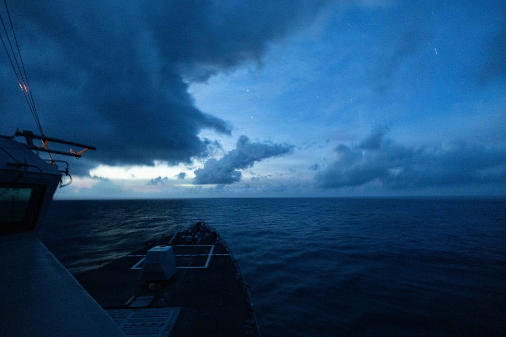 USS Mustin conducts bridge operations
