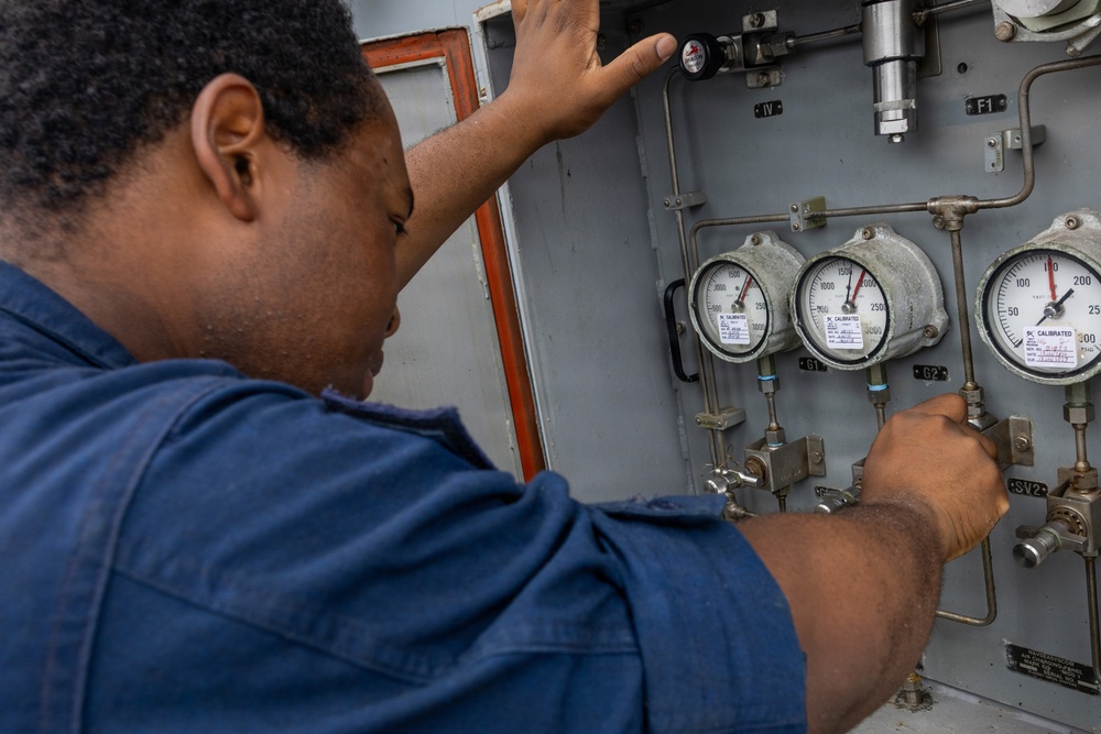 John Paul Jones Sailor Conducts Maintenance