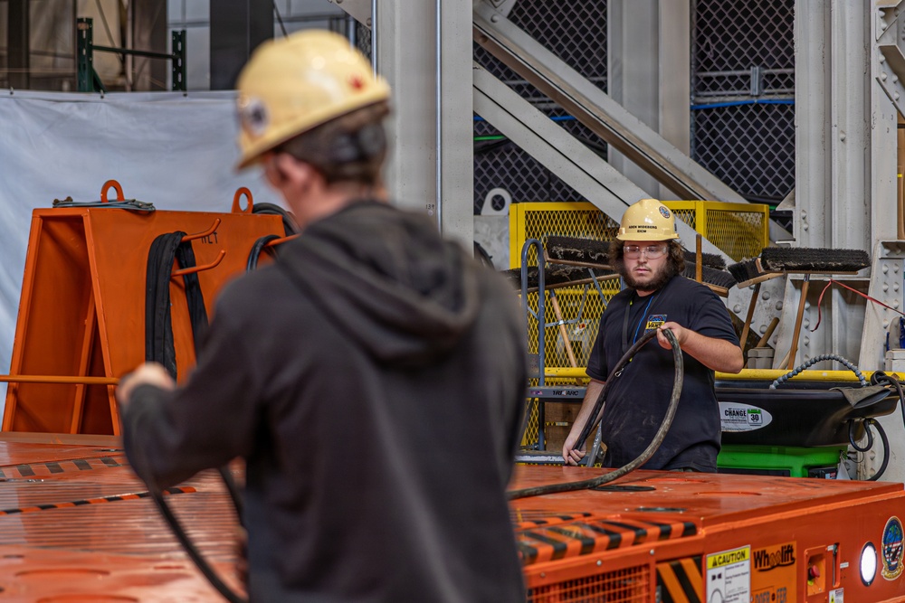 Electronic Industrial Mechanics at Work