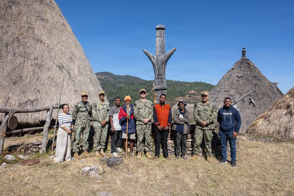 Pacific Partnership 2026 Visits Hohulu Sacred Houses and Meets with Leaders