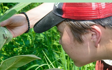 Bonding over bugs: How a U.S. Army entomologist and his daughter share a passion for science