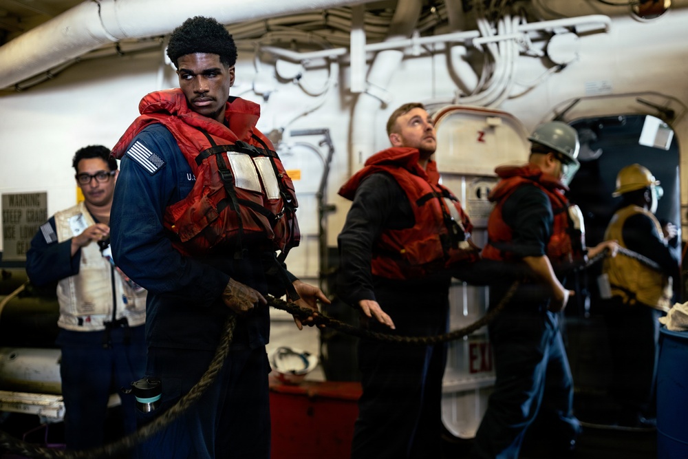 11th MEU Marines, Sailors Conduct Replenishment at Sea Aboard USS Boxer
