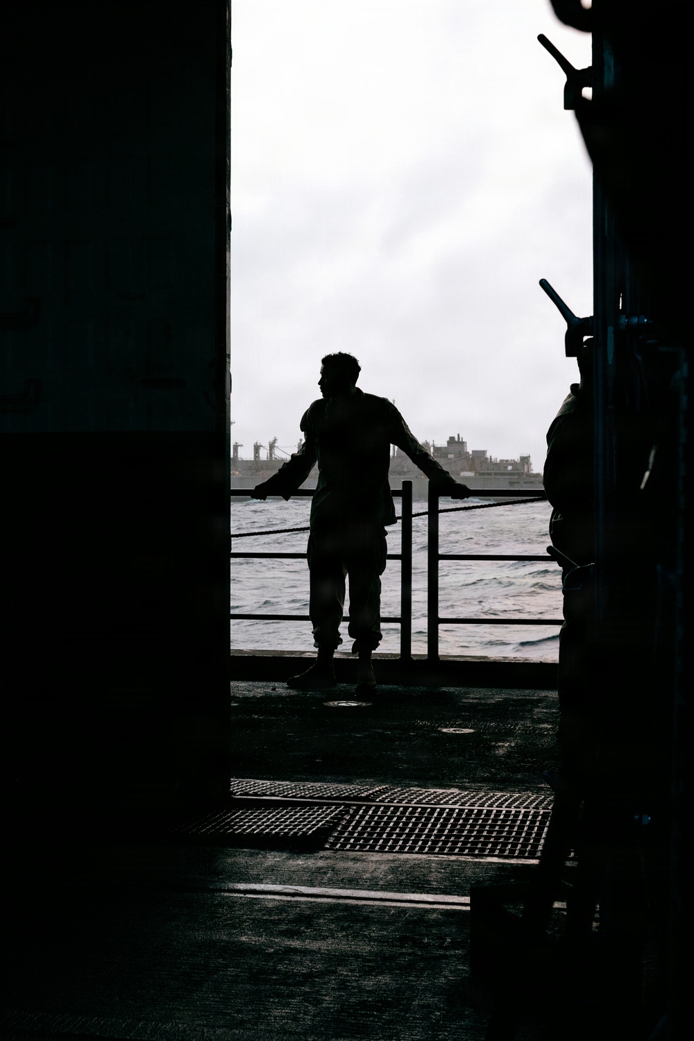11th MEU Marines, Sailors Conduct Replenishment at Sea Aboard USS Boxer