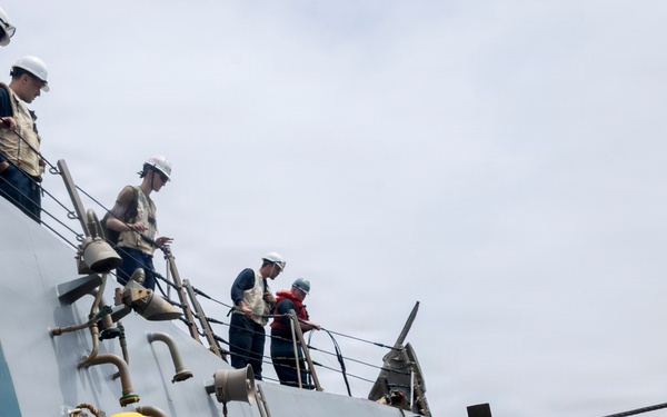 Delbert D. Black Conducts Replenishment-at-Sea with Henry J. Kaiser