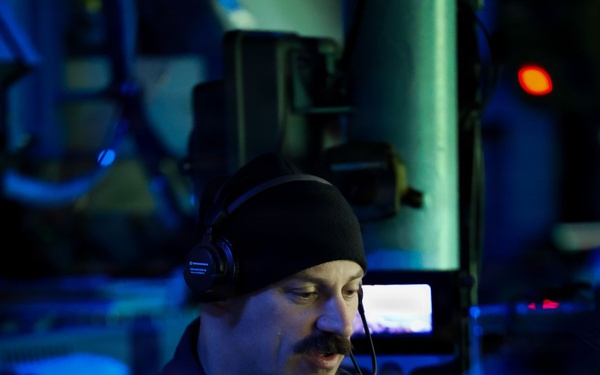 Combat Information Center Aboard USS Mason (DDG 87)