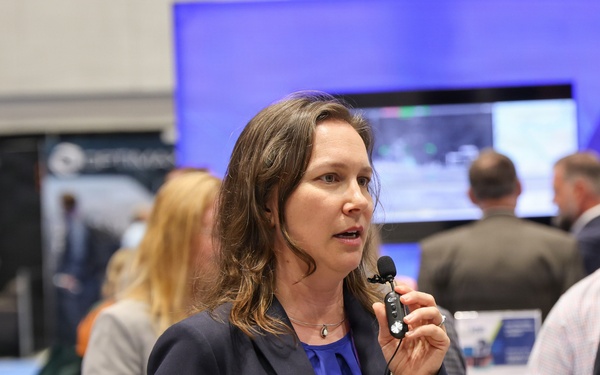 Sarah Parker Speaks at SMD Symposium in DEVCOM AvMC Booth