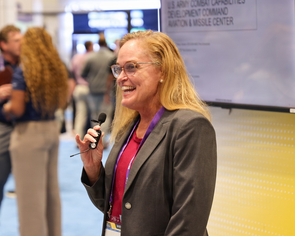 Christi Dolbeer Speaks at SMD Symposium in DEVCOM AvMC Booth